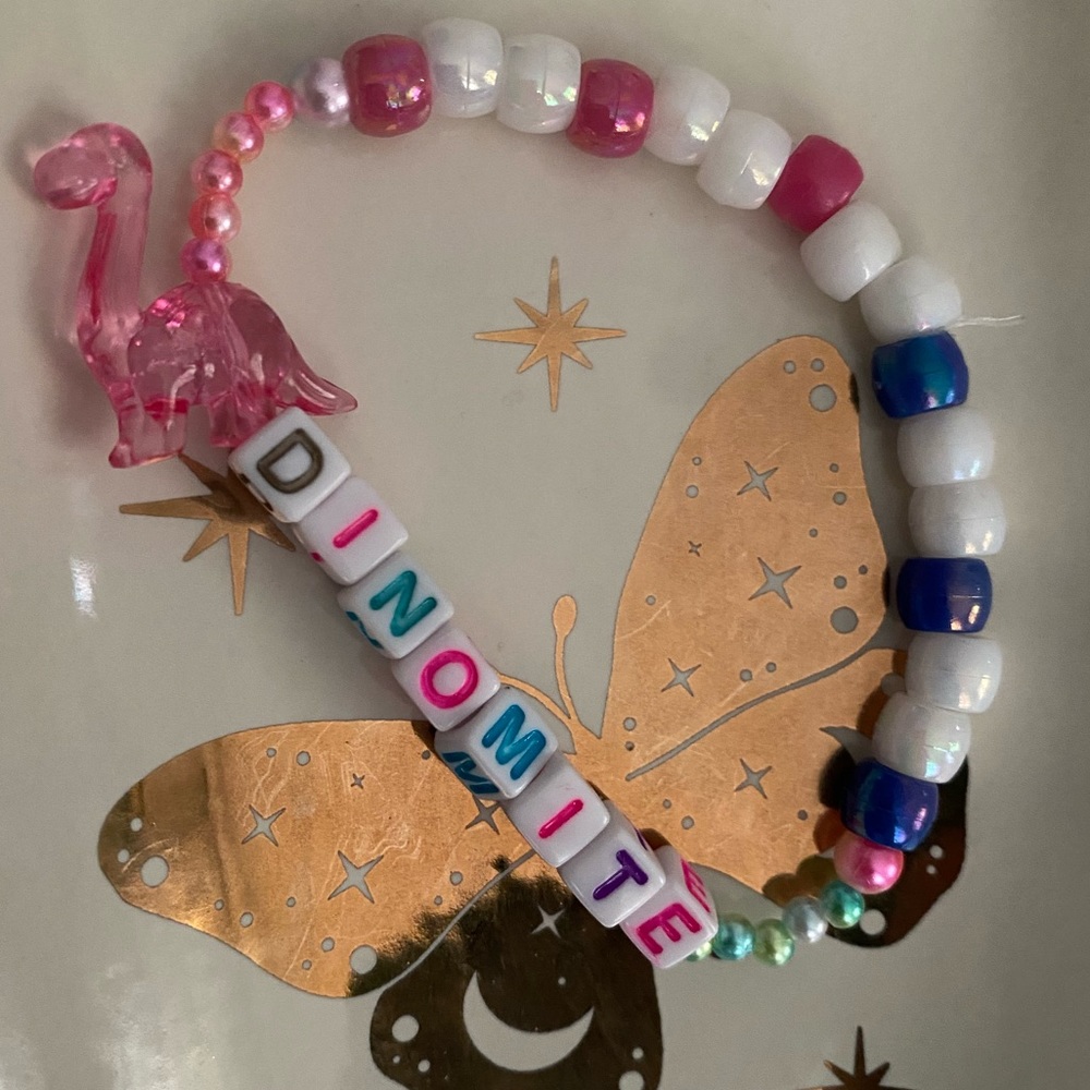 🦖Kandi dinosaur bracelet beaded